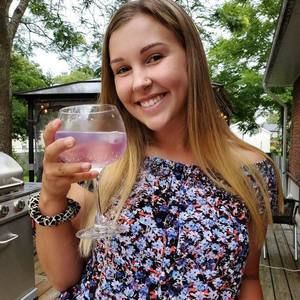 Meet your Posher, Julia